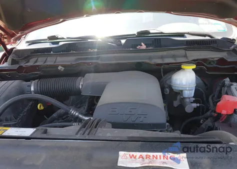 2018 Ram 1500 Express 4X4 6'4 Box из США, поврежденный, VIN 1C6RR7FG3JS327922